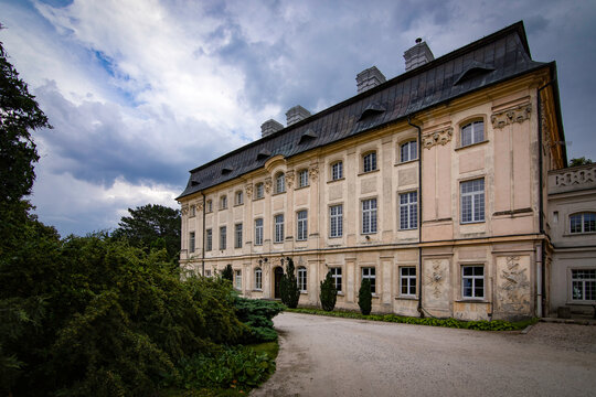 Ciazen / Poland - Baroque palace with a garden. (Ciążeń)