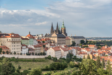 Fototapeta na wymiar Prague castle and Historicl buildings