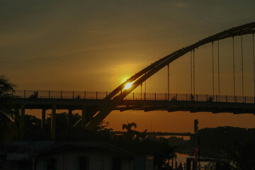 Fototapeta na wymiar sydney harbour bridge at sunset