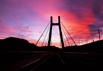 橋と夕焼け