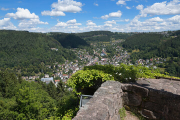 Fototapeta na wymiar Blick von der Burgruine Hohenschramberg im Schwarzwald
