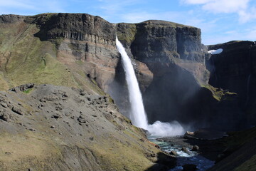 Einzigartiger Haífoss Wasserfall im Hochland von Island