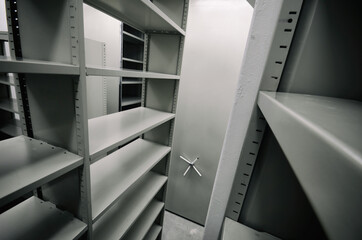 Empty archive storage units, archive rolling storage system