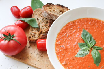 Tomato soup with bruschetta 