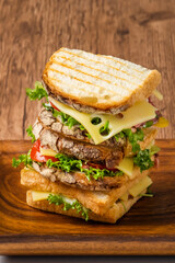 野菜たっぷりサンドウィッチ　 sandwich with plenty of vegetables 