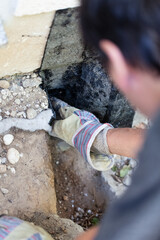 Kelleraußenwand mit Bitumenschweißbahn und Gasbrenner abdichten