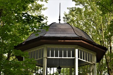 Dach letniej altanki  © merko