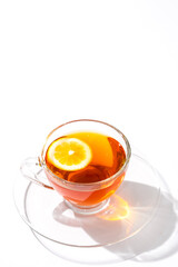 紅茶　Beautifully colored Darjeeling tea and cup