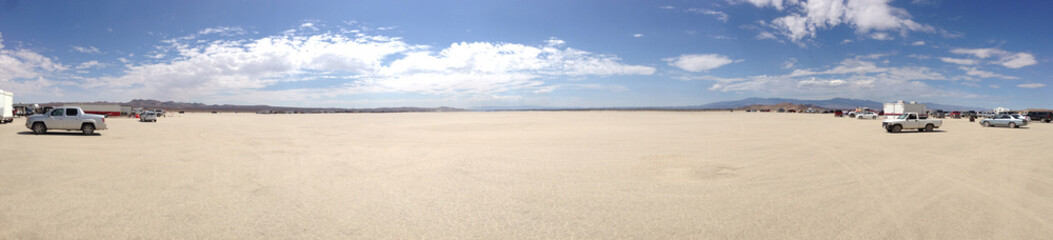 Fototapeta na wymiar Panorama view of El Mirage Lake