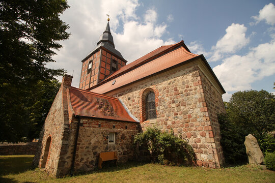 Dorfkirche im vorpommerschen Nieden