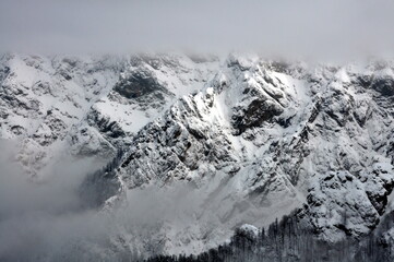 Obraz premium Rocks near Peak Botev, the highest peak of the Balkan Mountains and morning fog