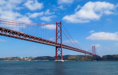 Fototapeta na wymiar The 25 de Abril Bridge