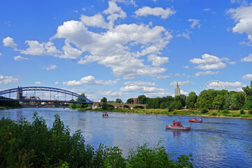 Elb-Stehpaddler in Magdeburg