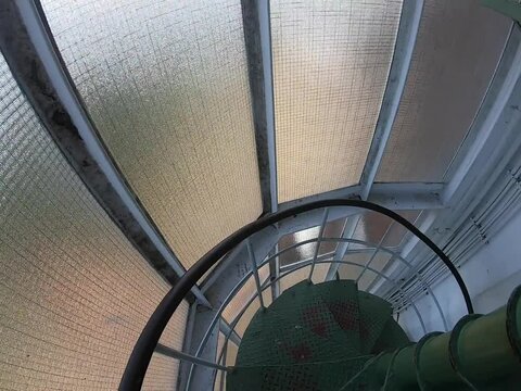 Zeitraffer Video Wendeltreppe Nach unten runter
