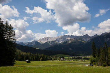 Fototapeta na wymiar Summer scene in the mountains of Innsbruck, Northern Austria. Europe