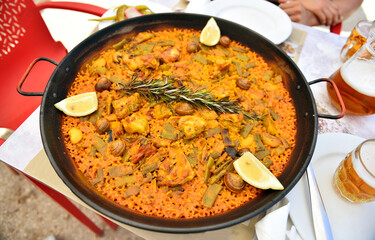 paella tipica española