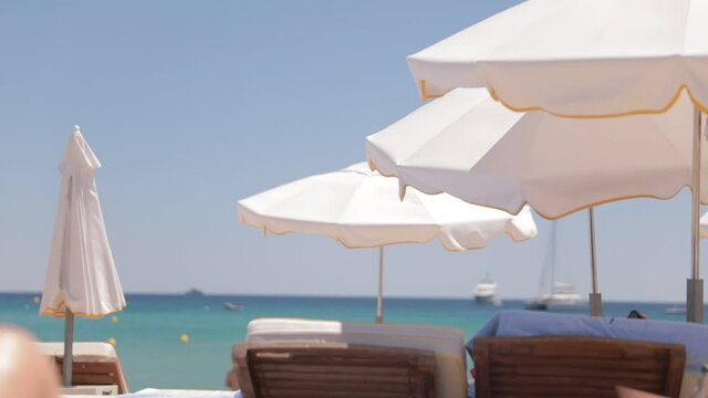 Slow motion video on the Pampelonne Beach in Saint-Tropez