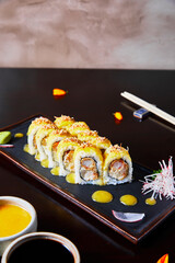 Sushi Roll / Srimp and Mango.