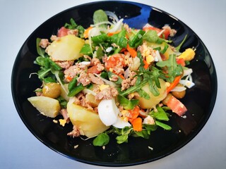 salad with shrimps