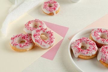donuts with icing sugar