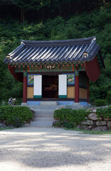 Fototapeta premium South Korea Baekdamsa Buddhist Temple