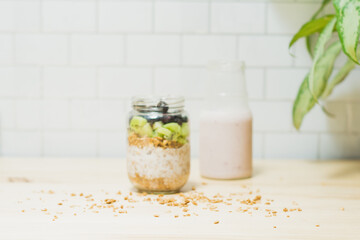 Oat with yogurt, kiwi and blueberries a healthy snack
