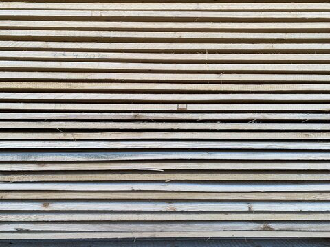 Holz gelagert