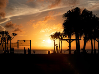 沖縄県沖縄県北谷町にあるアラハビーチから見える夕焼けです。