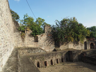Ruines du théâtre de Saint-Pierre détruit le 8 mai 1902 par l'éruption de la montagne Pelée
