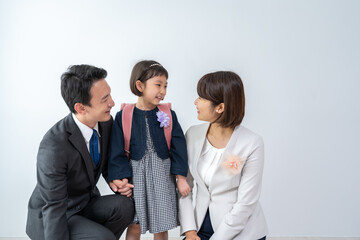 入学式　仲良し親子アジア人　ポートレート