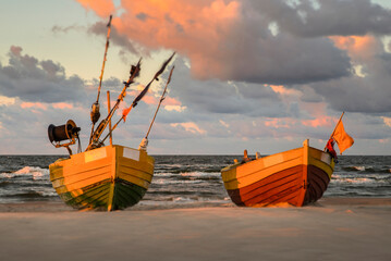 łodzie rybackie na plaży
