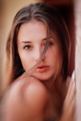 Portrait beauté d'une adolescente chatain