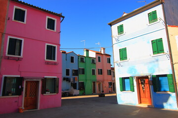 Fototapeta na wymiar casas de colores burano