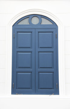 blue window with white background