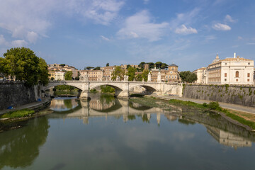 Fototapeta na wymiar Vittorio Emanuele II bridge, in Rome