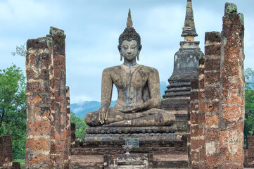 Fototapeta na wymiar Wat Mahathat temple complex, Sukhothai Historical Park, Thailand