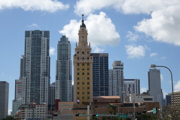 Fototapeta na wymiar FLORIDA - MIAMI - FREEDOM TOWER WITH CITYSCAPE.