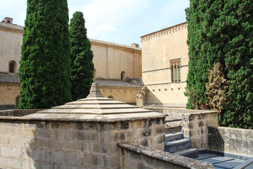 Fototapeta na wymiar Roof of the gazebo with a fountain for ablution of the Poblet monastery (cat. Reial Monestir de Santa Maria de Poblet).