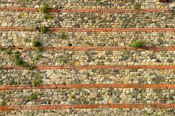 Antico muro romano nella cittò di torino,italia
