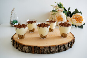 Tiramisu cupcake : Small cups of tiramisu dessert