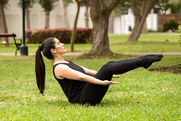 Fototapeta premium pilates al aire libre