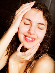 Naklejka premium girl taking a shower