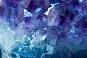 amethyst crystals background - obrazy, fototapety, plakaty