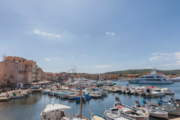Fototapeta na wymiar Boats in old Harbor of Saint-Tropez