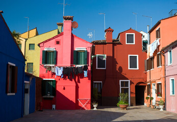 Fototapeta na wymiar colorful houses of Burano, Italy