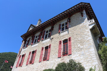 Le château de Menthon Saint Bernard vu de l'extérieur, ville de Menthon - Saint Bernard, département Haute Savoie, France