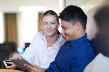 Obraz premium Business people Working In Relaxation Area Of Modern Office