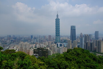 Fototapeta na wymiar Taipei Taiwan - Panoramic city view from Elephant Mountain with Taipei 101