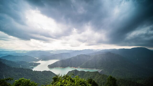 Time-lapse movie of Yunhaishan Lanliu Waterfall at Emerald Reservoir, Taipei, Taiwan