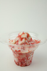 丸ごと苺のカキ氷